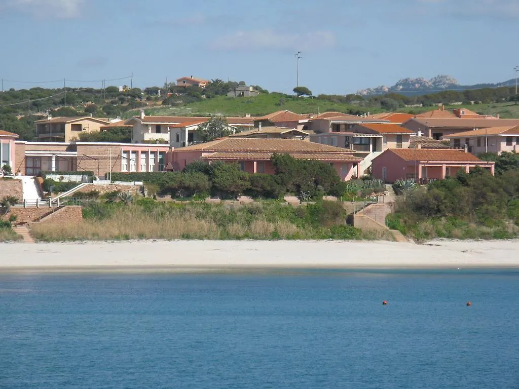 Case Del Borgo Isola Rossa Apartman 0*,