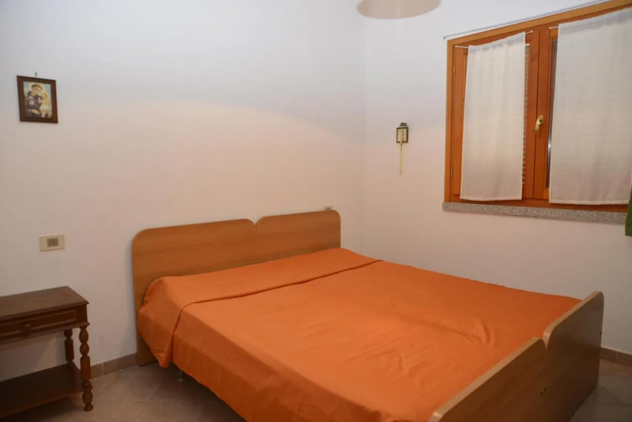 Case Del Borgo Isola Rossa Apartman 0*,